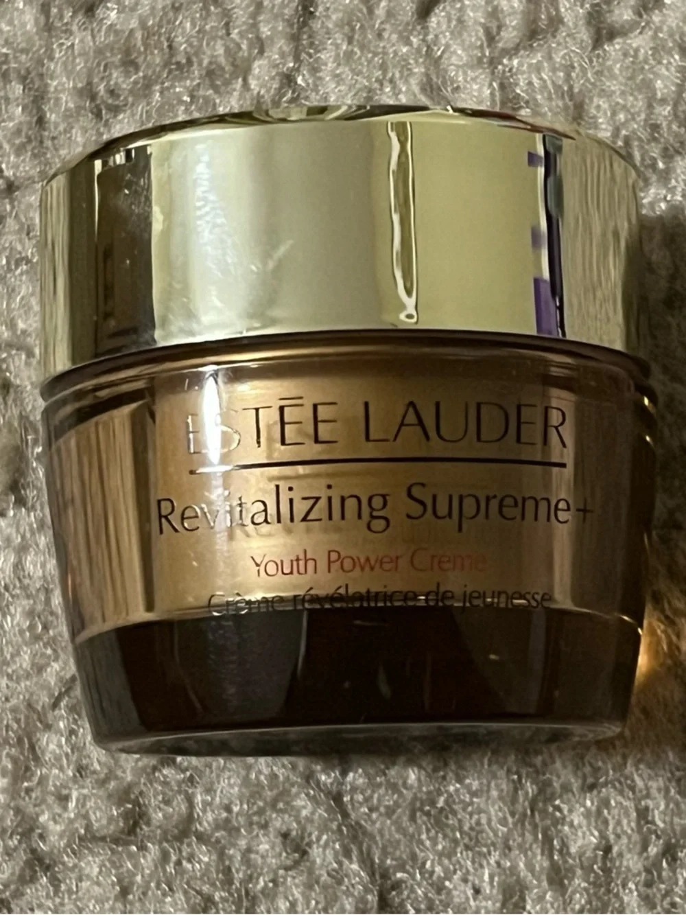 Revitalizing Supreme+ Moisturizer Youth Power Creme 15 ml (.5 oz) - Picture 2 of 3